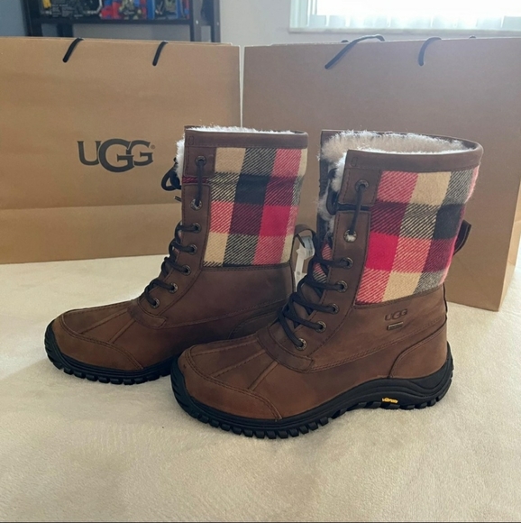 Boot - Picture 2 of 4